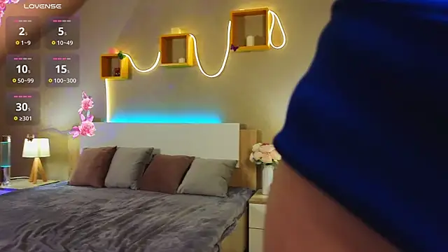 oliviabr0wn0 online show from 02/23/25, 02:07