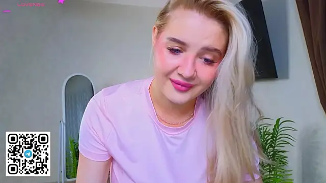 oliviabr0wn0 online show from 03/23/26, 02:15