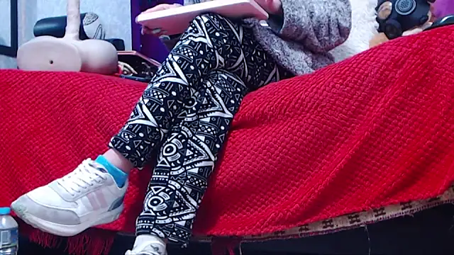 AyshaScott online show from 11/25/25, 12:27