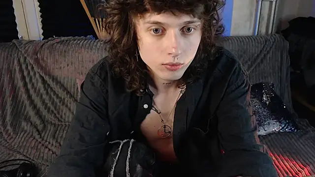 Snapshot of axxxturel chatting on 05/07/26, 01:00 axxxturel online show from 05/07/26, 01:00
