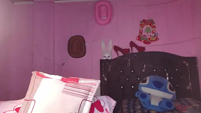 NikkiRous  online show from 02/07/25, 12:28