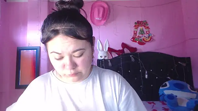 NikkiRous  online show from 09/16/25, 12:39