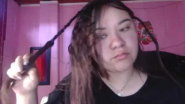 NikkiRous  online show from 09/23/25, 12:30