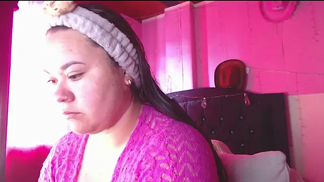 NikkiRous  online show from 04/09/26, 01:49