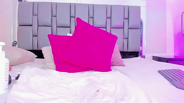 Emily Gil1 online show from 02/27/25, 04:43