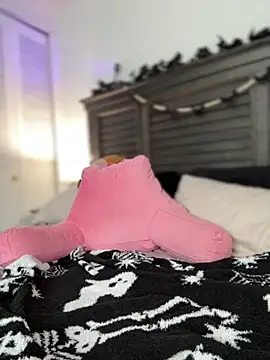 BrattyBae xo online show from 10/22/25, 07:35