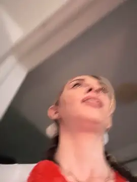 BrattyBae xo online show from 10/31/25, 07:48