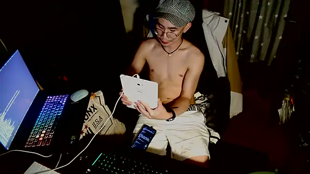 Snapshot of Moby_Yik chatting on 05/12/26, 05:54 Moby Yik online show from 05/12/26, 05:54