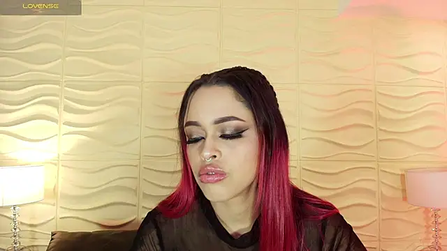 EvaaFoxxy1 online show from 11/05/25, 12:05