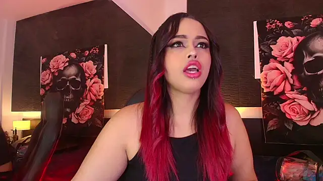 Snapshot of EvaaFoxxy1 chatting on 04/15/26, 12:01 EvaaFoxxy1 online show from 04/15/26, 12:01