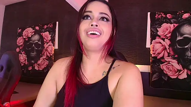 Snapshot of EvaaFoxxy1 chatting on 04/19/26, 12:15 EvaaFoxxy1 online show from 04/19/26, 12:15