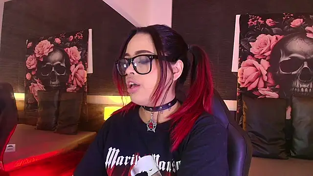 Snapshot of EvaaFoxxy1 chatting on 04/22/26, 12:28 EvaaFoxxy1 online show from 04/22/26, 12:28