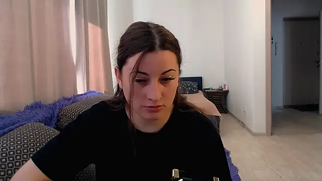 Snapshot of Helen_Adams_ chatting on 06/23/26, 04:54 Helen Adams online show from 06/23/26, 04:54
