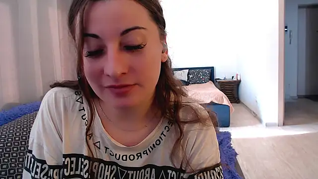 Snapshot of Helen_Adams_ chatting on 06/25/26, 05:23 Helen Adams online show from 06/25/26, 05:23