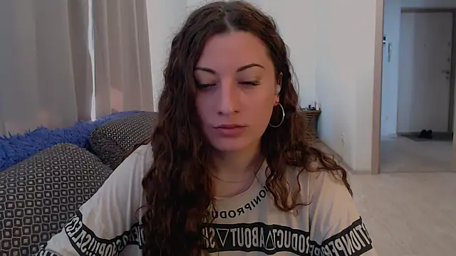 Snapshot of Helen_Adams_ chatting on 07/11/26, 06:27 Helen Adams online show from 07/11/26, 06:27