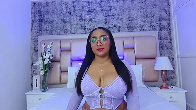 KateVenegas online show from 01/17/25, 03:00