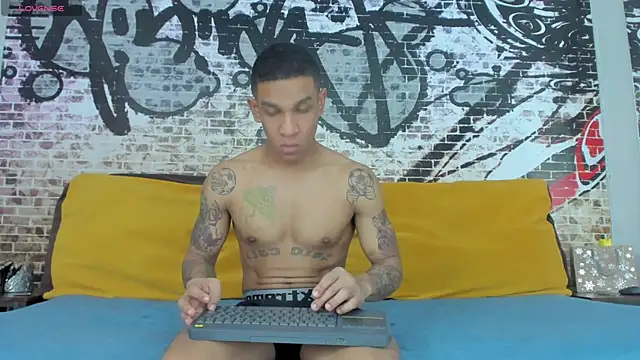 its me miley online show from 03/05/25, 04:24