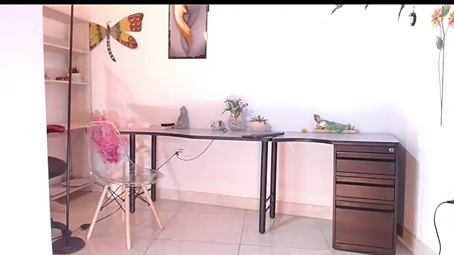 Snapshot of misspandora_ chatting on 10/21/25, 12:39 misspandora online show from 10/21/25, 12:39