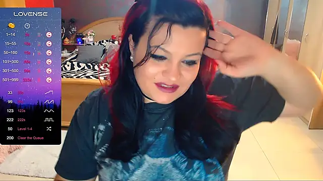 Snapshot of Ariellefoxy chatting on 12/23/24, 10:12 Ariellefoxy online show from 12/23/24, 10:12