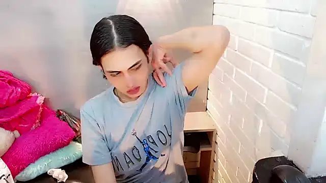 Daniela Pink  online show from 11/04/25, 08:19