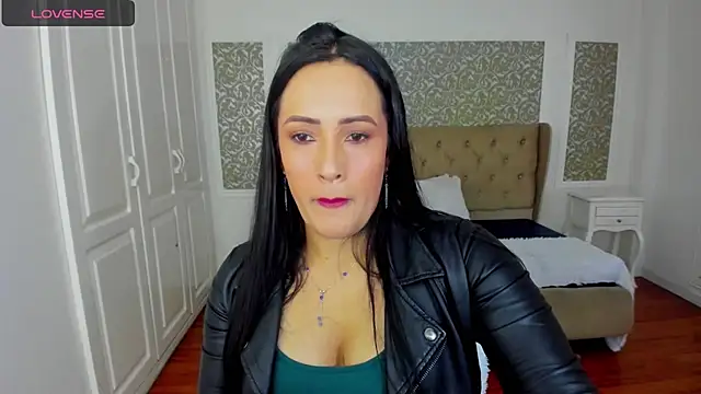 KimWessel  online show from 04/15/26, 06:37