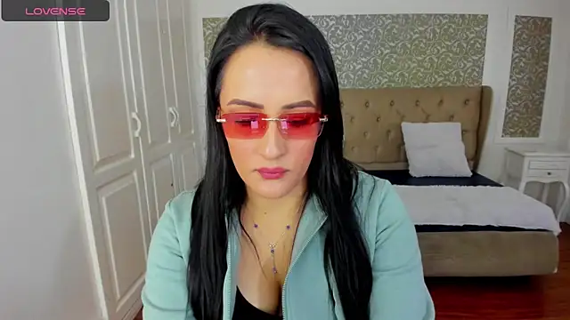 KimWessel  online show from 04/17/26, 07:28