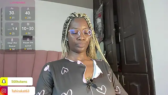 Snapshot of Tahira_21_ chatting on 07/21/26, 07:49 Tahira 21 online show from 07/21/26, 07:49