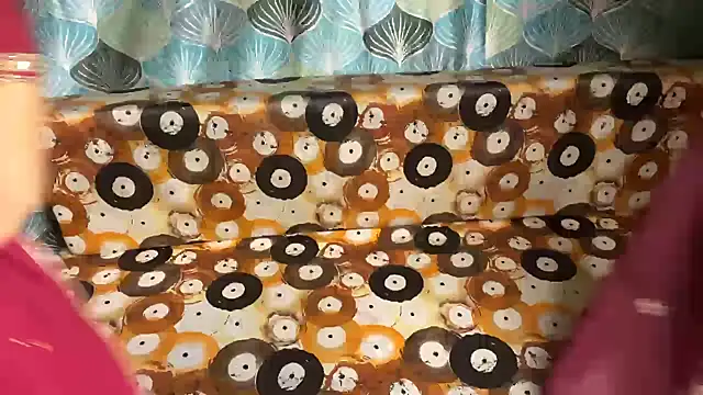 shuhana  online show from 04/19/26, 04:34