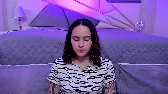 AnnyThompson  online show from 01/08/25, 11:30