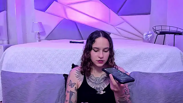 AnnyThompson  online show from 01/25/25, 08:31