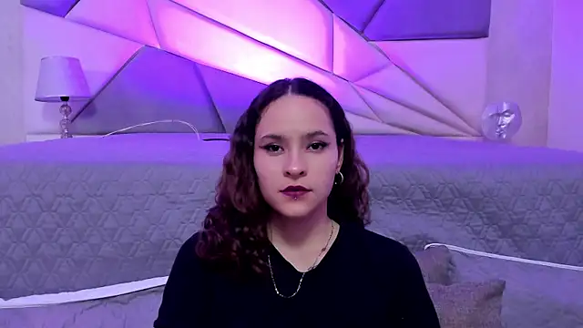 AnnyThompson  online show from 02/08/25, 12:49