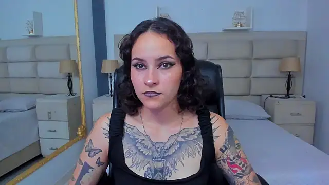 AnnyThompson  online show from 10/13/25, 08:42