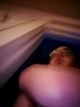 Snapshot of 420getsmehorny chatting on 12/04/24, 06:55 420getsmehorny online show from 12/04/24, 06:55