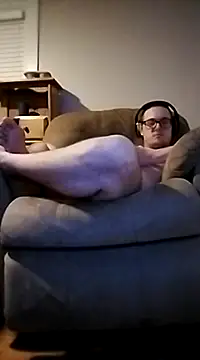 Snapshot of 420getsmehorny chatting on 12/04/24, 10:02 420getsmehorny online show from 12/04/24, 10:02