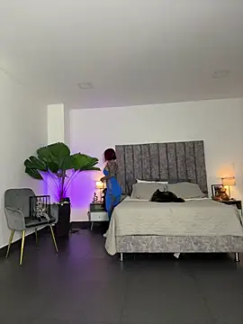 milaivanova online show from 10/20/25, 12:05