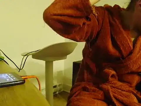 Snapshot of L0cKyseven77 chatting on 01/30/25, 04:37 L0cKyseven77 online show from 01/30/25, 04:37