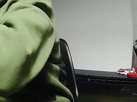 Snapshot of L0cKyseven77 chatting on 02/14/25, 04:26 L0cKyseven77 online show from 02/14/25, 04:26