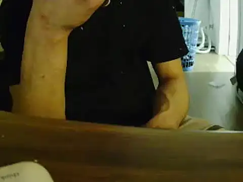 Snapshot of L0cKyseven77 chatting on 03/21/25, 09:23 L0cKyseven77 online show from 03/21/25, 09:23