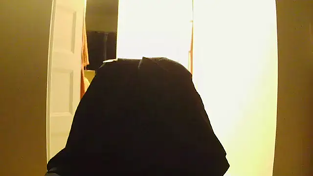 Snapshot of L0cKyseven77 chatting on 10/04/25, 10:46 L0cKyseven77 online show from 10/04/25, 10:46