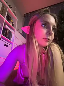 Snapshot of oceaneyesbb chatting on 12/25/24, 05:47 oceaneyesbb online show from 12/25/24, 05:47