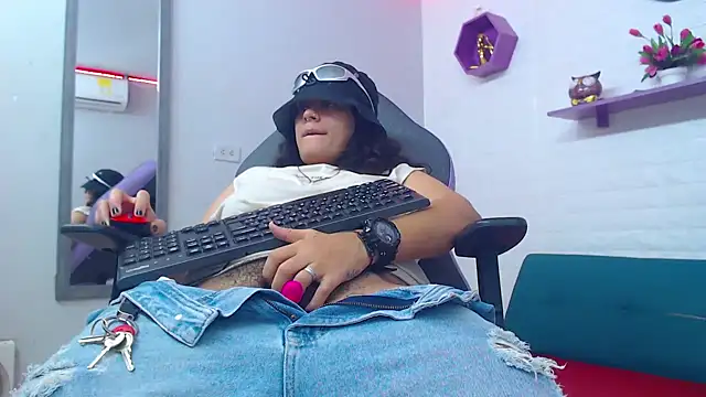 snowflake xxx online show from 02/07/25, 01:15