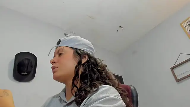 snowflake xxx online show from 09/30/25, 03:55