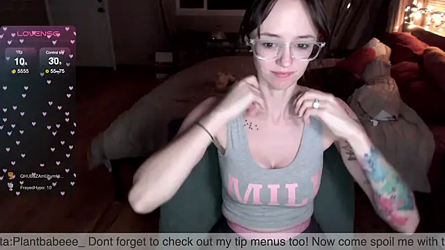 Plantbabeee online show from 03/21/25, 03:22