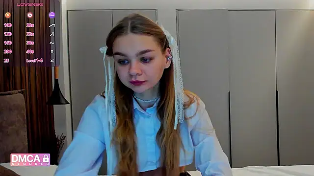 Molly sweetie online show from 11/17/25, 07:14