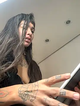 Nikatsu online show from 10/12/25, 12:15