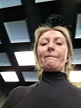 Miss    Mia  online show from 02/07/25, 11:56