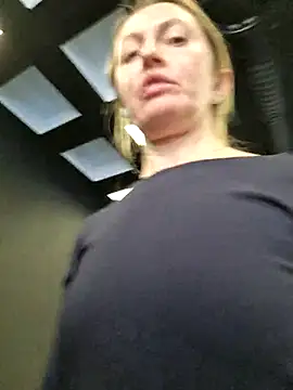 Miss    Mia  online show from 11/24/25, 10:59