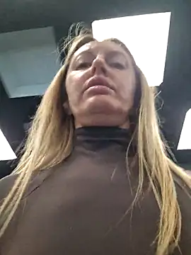 Miss    Mia  online show from 11/25/25, 09:42