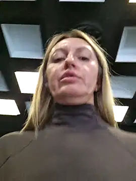 Miss    Mia  online show from 12/05/25, 10:13