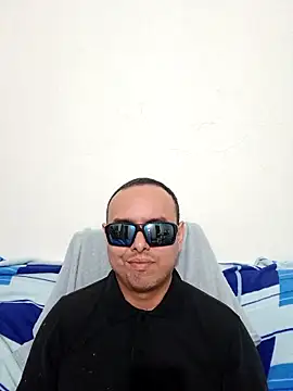 Snapshot of ElSunEagle chatting on 06/12/26, 02:54 ElSunEagle online show from 06/12/26, 02:54